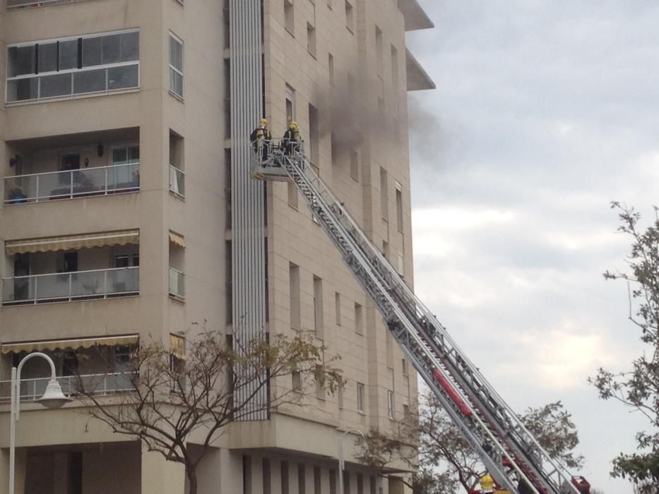 Incendio en una vivienda en la calle Pacífico