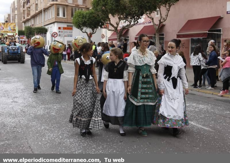 Almassora se llena de fiesta con la cabalgata