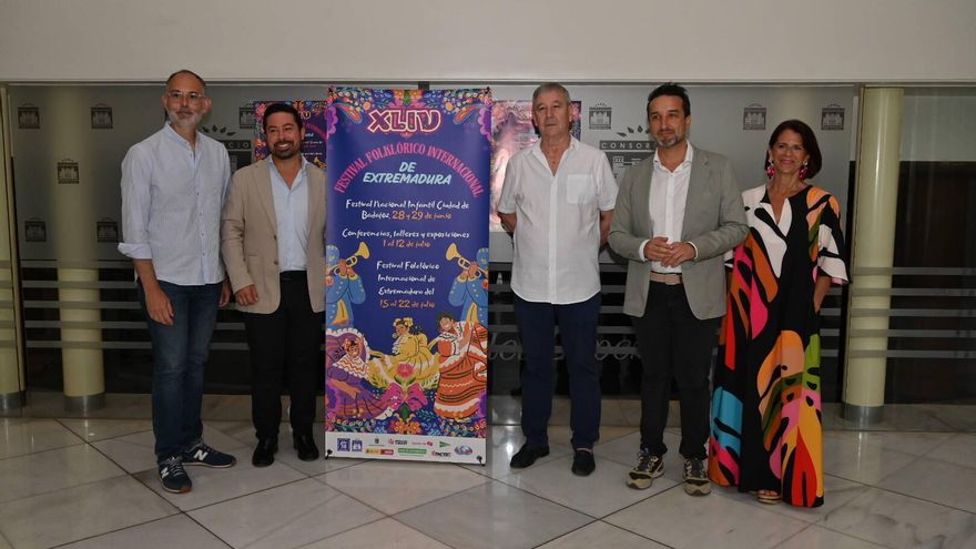 Grupos de Uzbekistán, Taiwán, Irlanda y Portugal participan en el Festival Folklórico Internacional