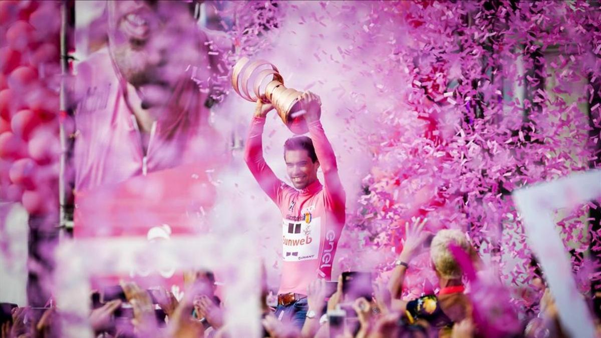 Dumolin celebra su triunfo en el Giro 2017