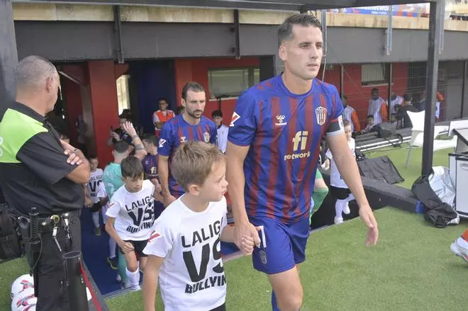 Eldense-Oviedo: El Eldense se diluye pero vuelve a sumar