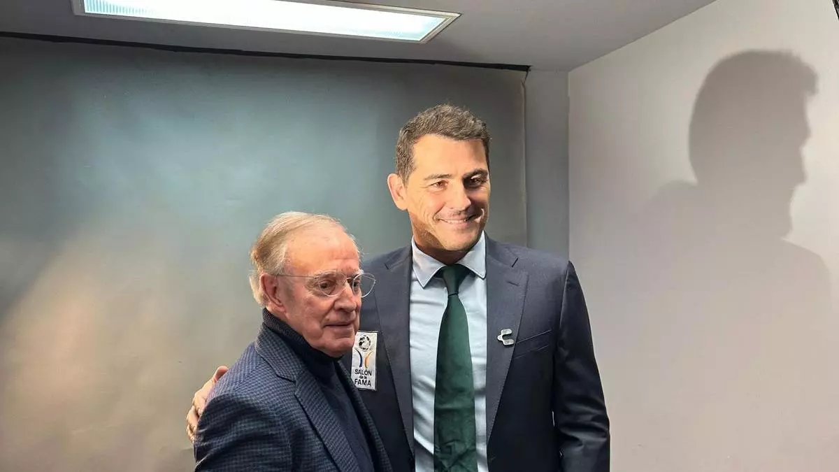 Iker Casillas, Lineker o Koeman, entre los nuevos coronados por Pachuca: así fue la ceremonia del "Salón de la fama" del grupo propietario del Oviedo