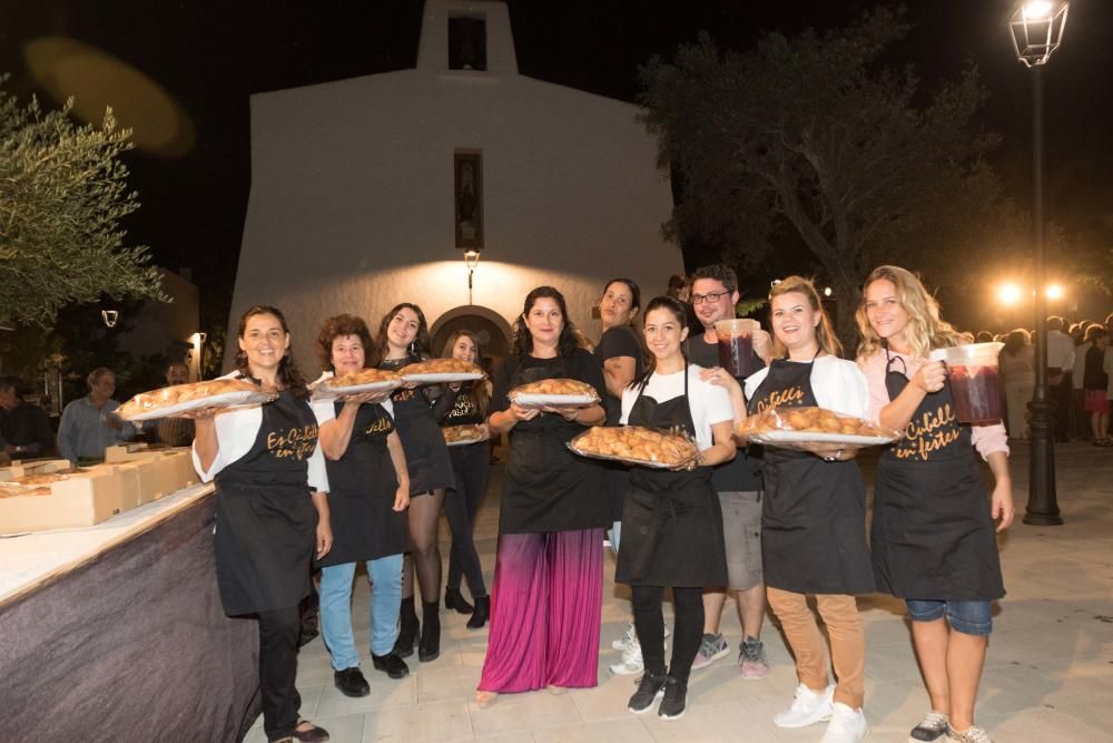 Es Cubells celebra el día de Santa Teresa de Jesús con actos religiosos, buñuelos, sangría, ''ball pagès'' y un concierto al aire libre