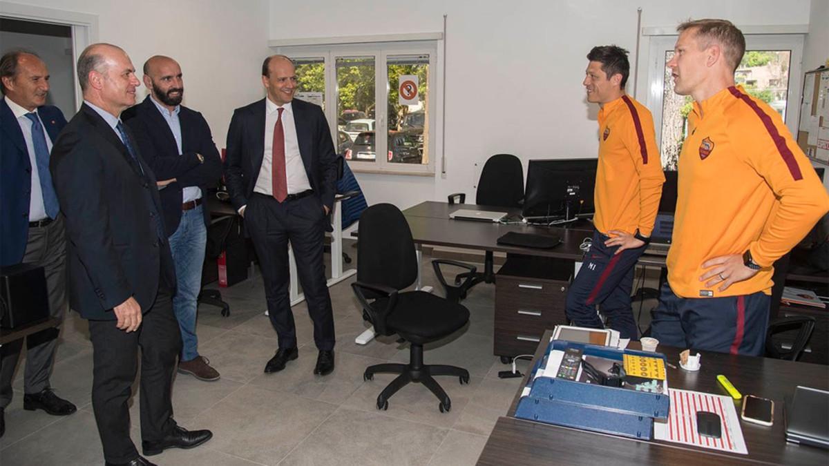 Monchi ya visitó las instalaciones de la Roma