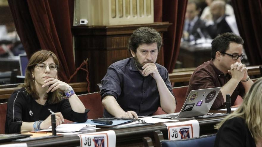 Jarabo, Camargo im Balearen-Parlament.