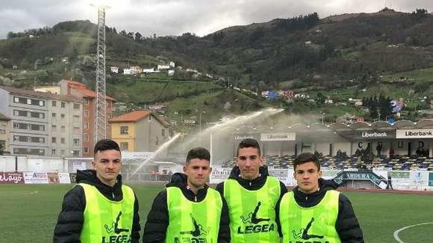 De izquierda a derecha, Sergio, Lucas, Nacho y Pablo, esta temporada en una convocatoria con el primer equipo caudalista.