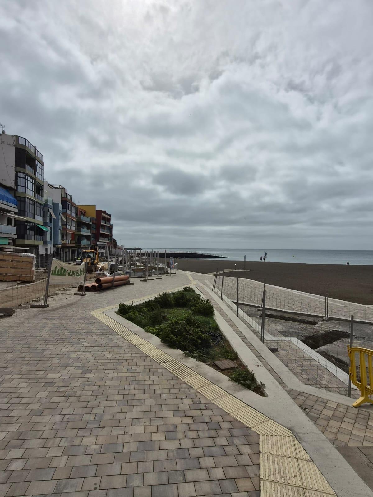 Trabajos en la avenida de la playa de Melenara, en Telde.