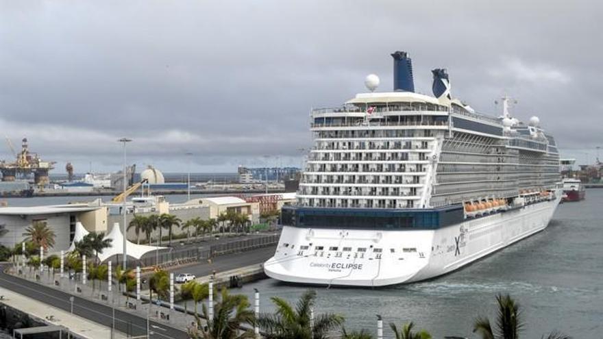 Llegada de un crucero a la capital grancanaria, en una imagen de archivo.