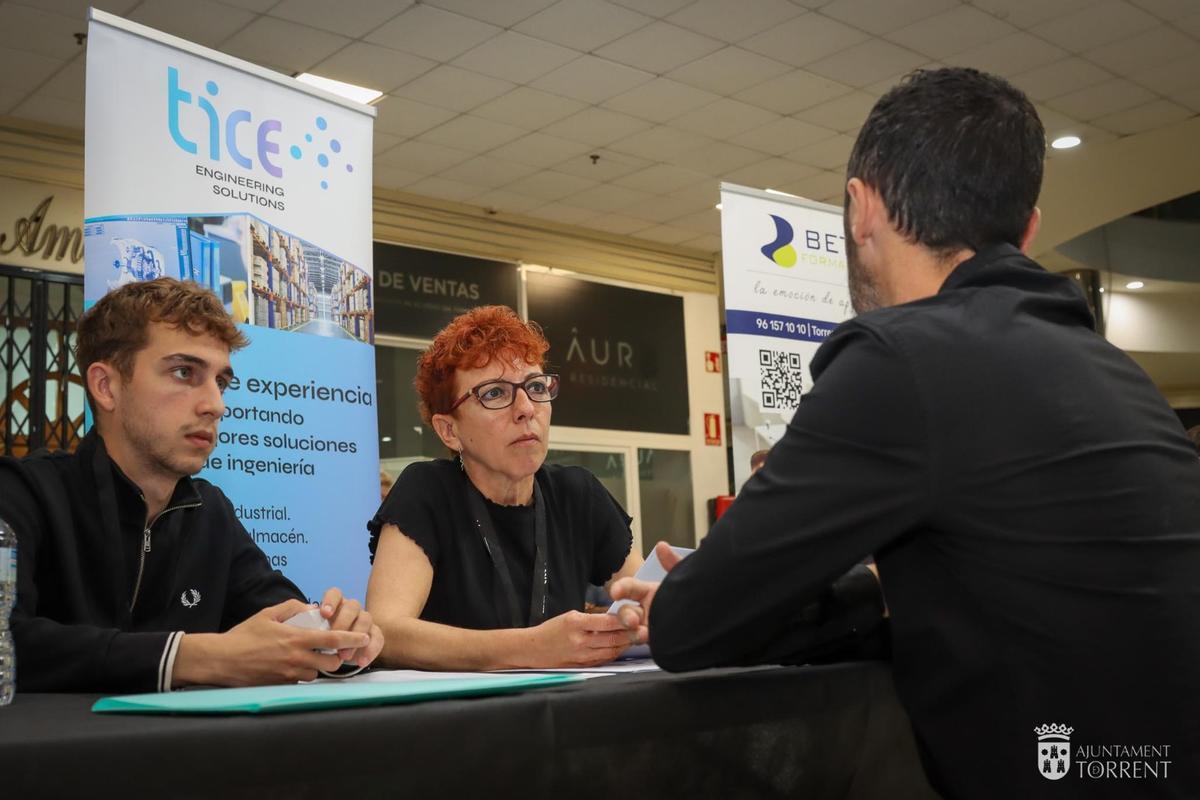 El C.C Las Américas ha acogido el II Maratón de Entrevistas de Som Talent Torrent.