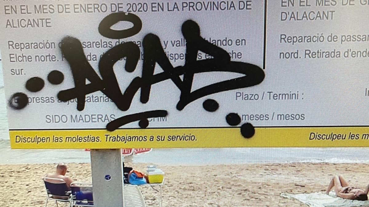 Uno de los grafitis que se atribuye al joven identificado por daños en el mobiliario urbano en Elche y Santa Pola