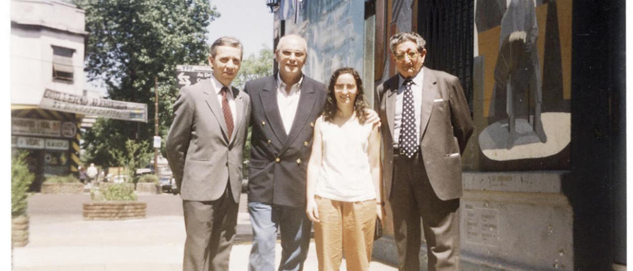 Con Oscar Sar (artista), Plotnicki (director del Museo Manoblanca) y la periodista Analía Aprea.