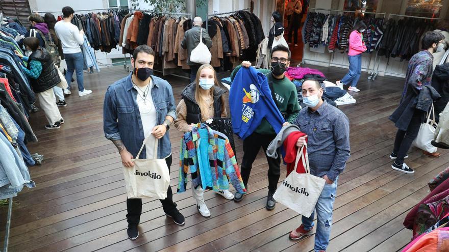 Un evento efímero de ropa vintage al kilo llega a Vigo este fin de