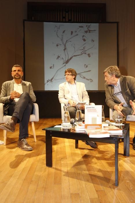 Carles Puigdemont presenta el llibre de Santi Vila a Girona