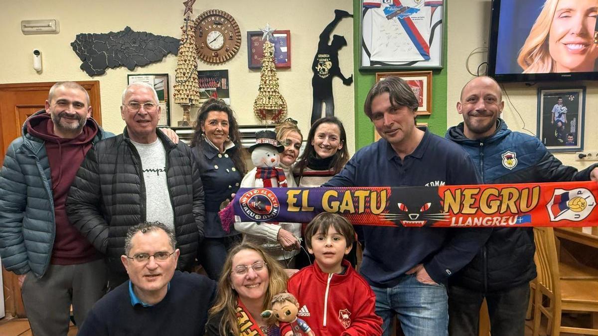 Hay que sacar el dinero de donde se pueda y colaborar entre todos; tamos xuntos nesto