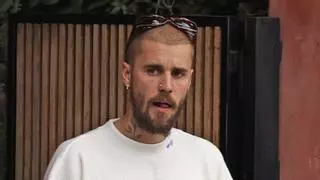 Justin Bieber y su curioso set en Coachella: del cenicero al elemento misterioso que da lugar a diversas teorías