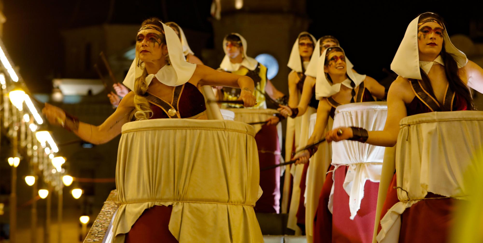 Espectaculares boatos y carrozas en las Fiestas de Alcoy