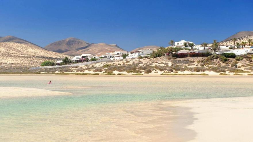 Un viaje de cumpleaños a Fuerteventura acaba con diez turistas enfermos