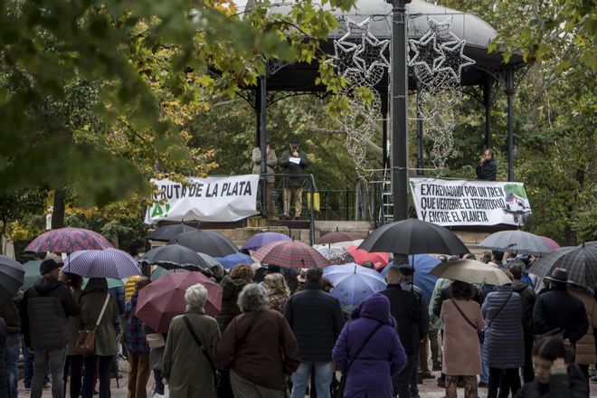 GALERÍA | Concentración en Cáceres por el tren Ruta de la Plata