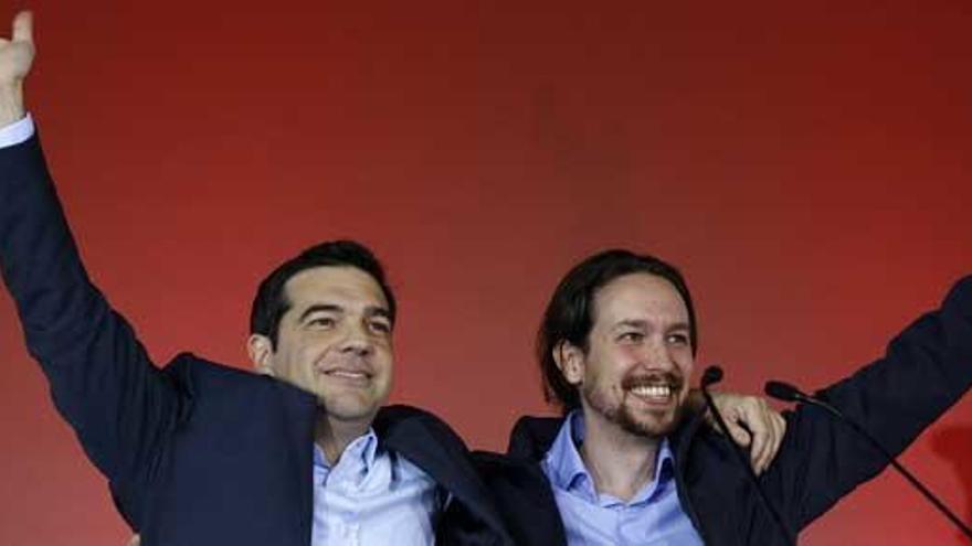 Tsipras y Pablo Iglesias, en un mítin de Syriza.