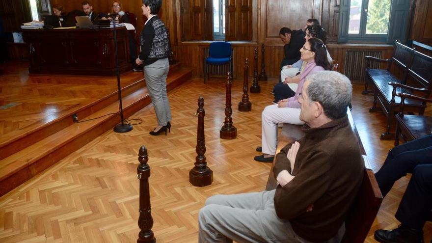 Un momento del juicio, esta mañana, en la Audiencia de Pontevedra. // R. Vázquez