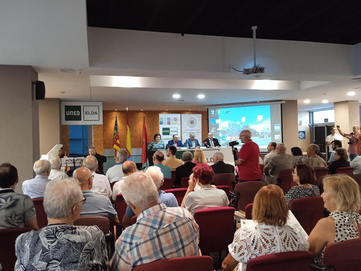 El Museo del Calzado de Elda durante la lectura inaugural de Mari Carmen Rico.