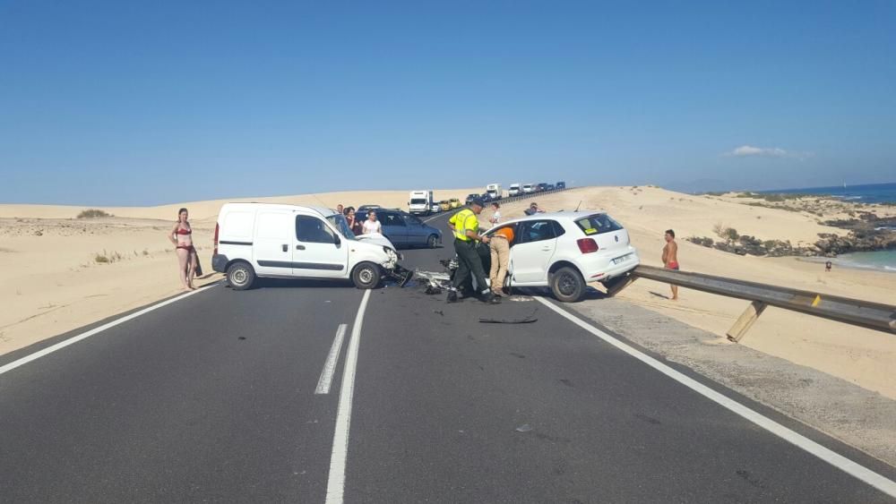 Accidente de tráfico en Fuerteventura (14/11/16)