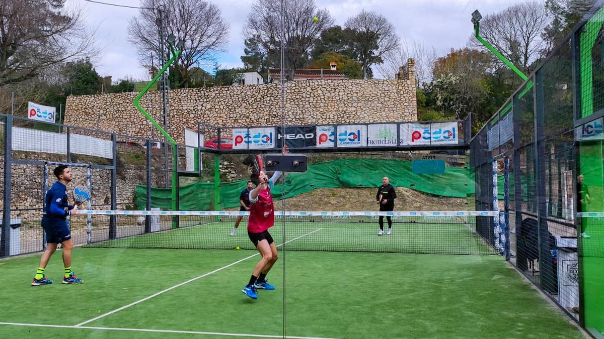 Camp Bixquert acogió la segunda fase de la competición de pádel por equipos más numerosa de la Comunitat Valenciana.