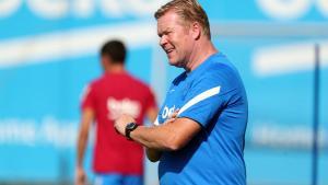 Koeman, en el entrenamiento del Barça en la ciudad deportiva de Sant Joan Despí.