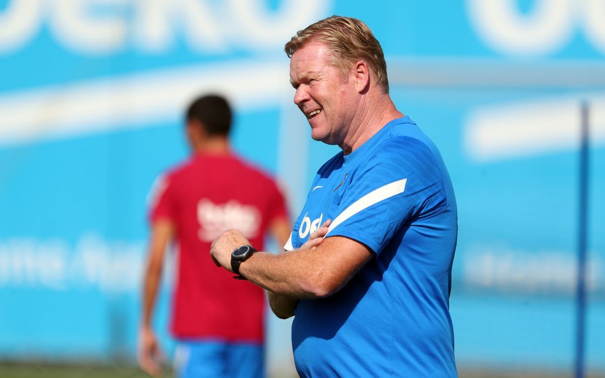 Koeman, en el entrenamiento del Barça en la ciudad deportiva de Sant Joan Despí.