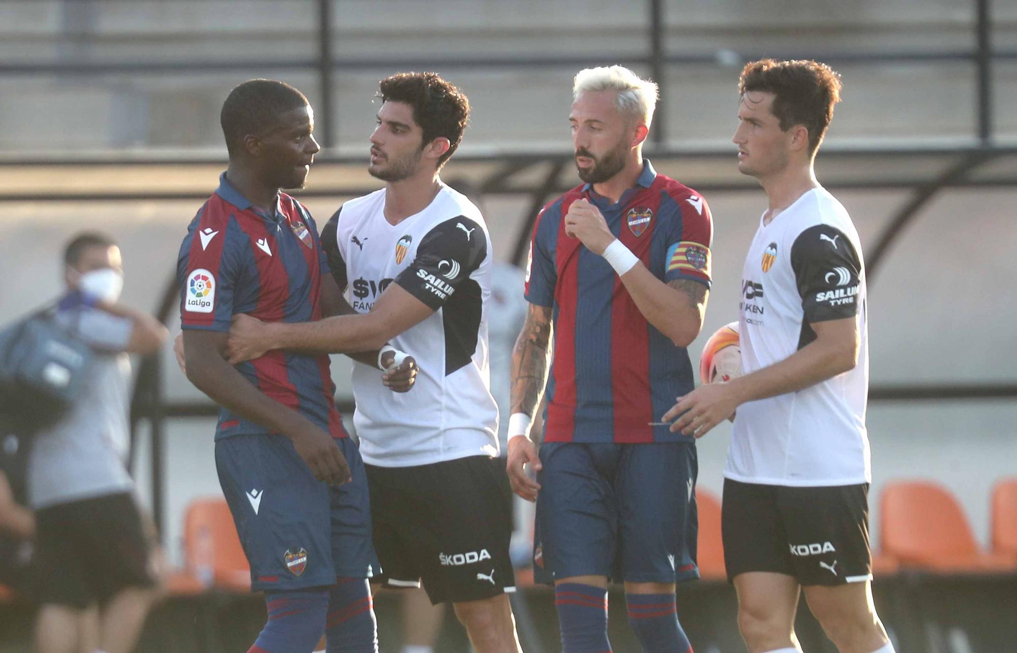 El Derbi Valencia - Levante, en imágenes