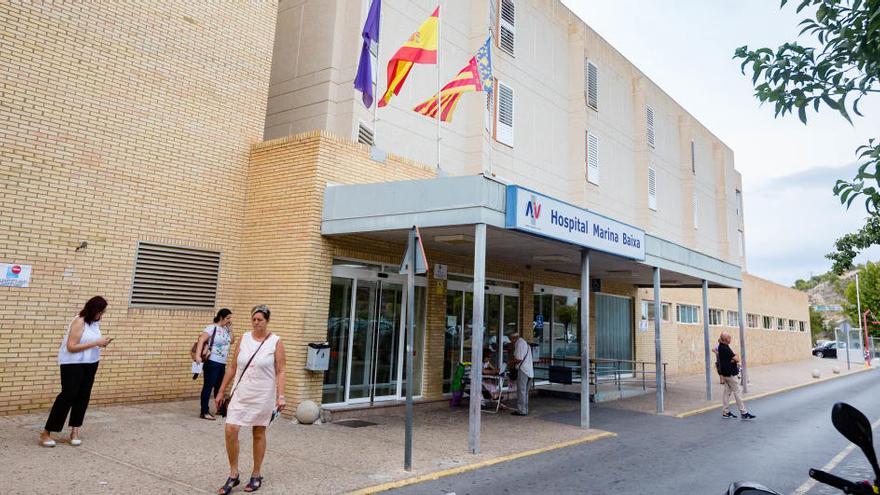 Puerta principal del Hospital Comarcal de la Marina Baixa, ubicado en La Vila Joiosa.