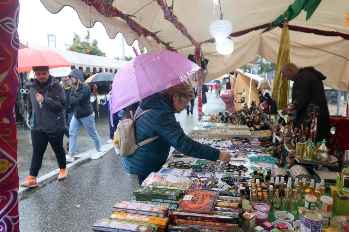La lluvia desluce el Mercado Medieval