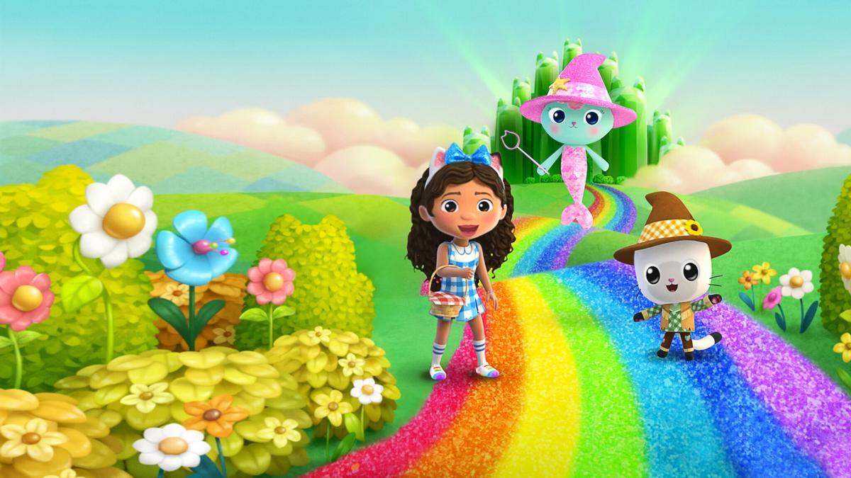 En septiembre de 2025 se estrenó la película basada en la serie, titulada 'Gabby's Dollhouse: The Movie', en la que la cantante Gloria Stefan interpreta a la abuela de Gabby.