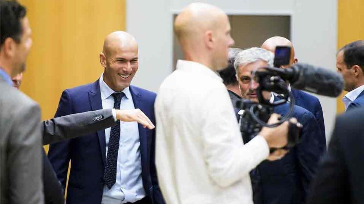 Zidane coincidió con Emery en la reunión de entrenadores