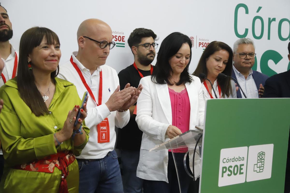 Victoria Fernández, Rafi Crespín, la candidata del PSOE, Silvia Mellado, y Esteban Morales, en la sede del Aeropuerto.