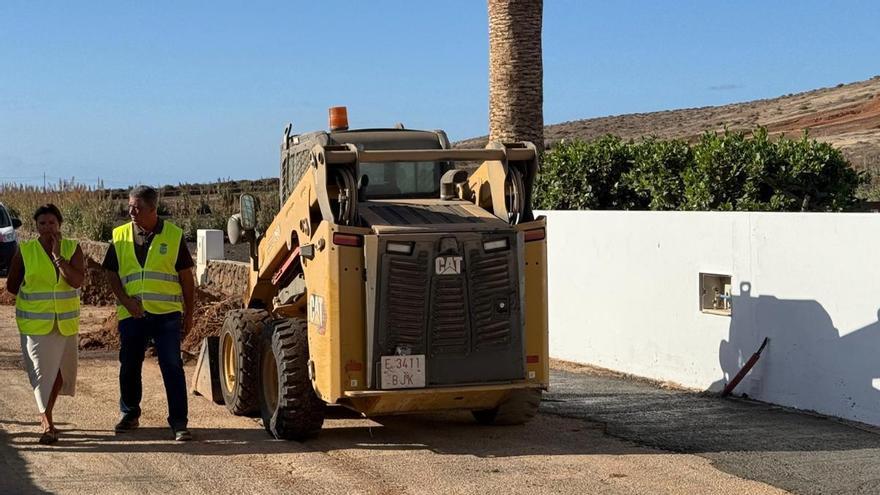Cortes y cambios de tráfico en Los Valles: Teguise inicia un reasfaltado de 1,25 millones de euros