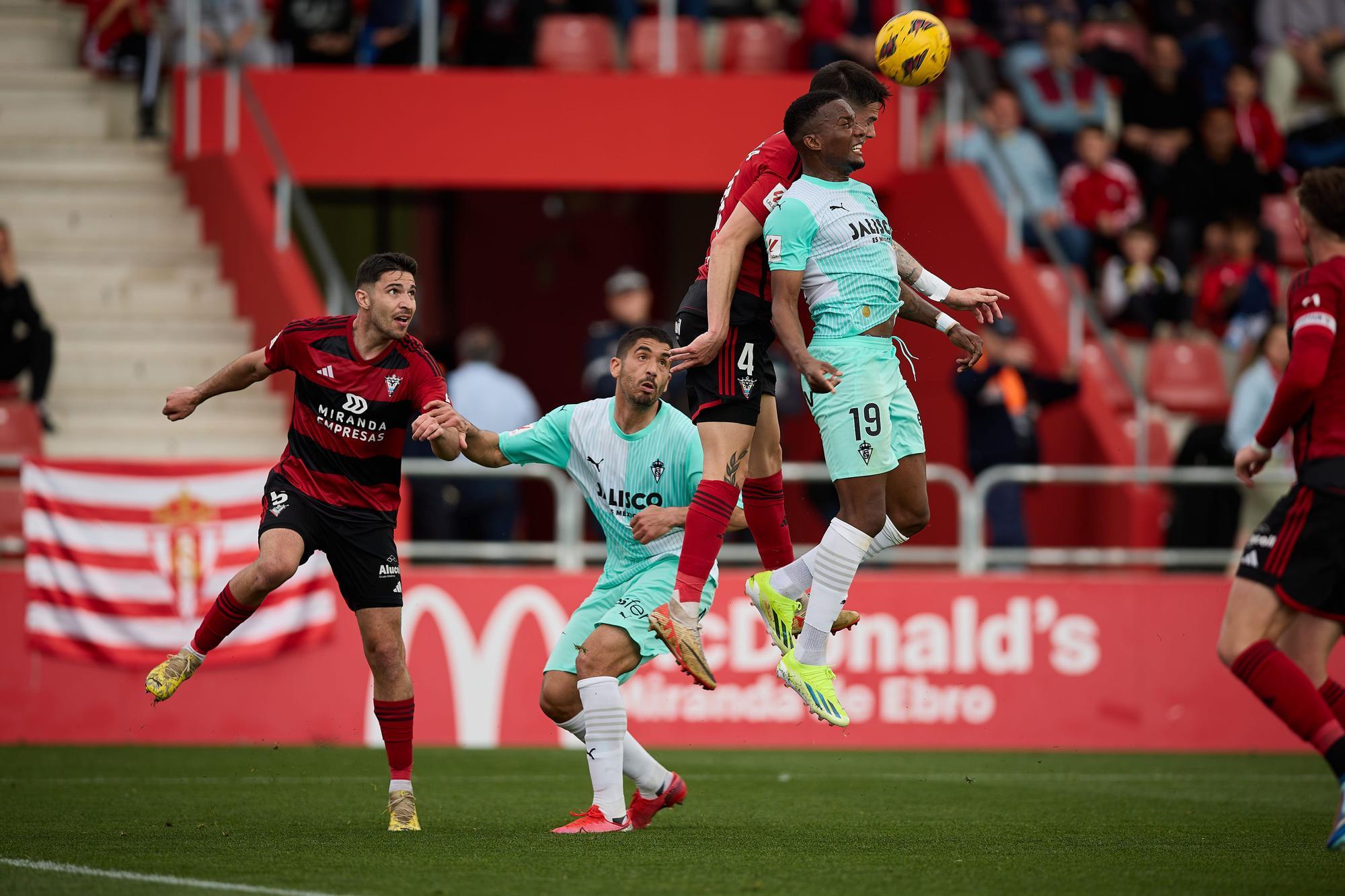 Imágenes del ansiado triunfo del Sporting en su visita al Mirandes