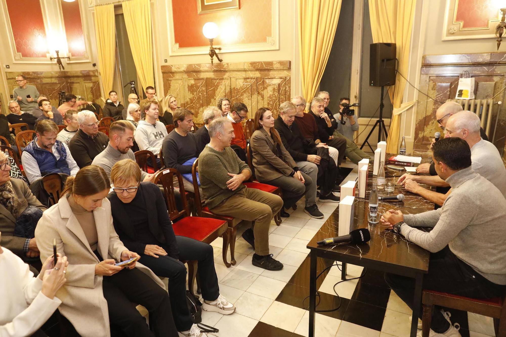 La presentació del llibre de Martí Perarnau sobre Guardiola a Girona