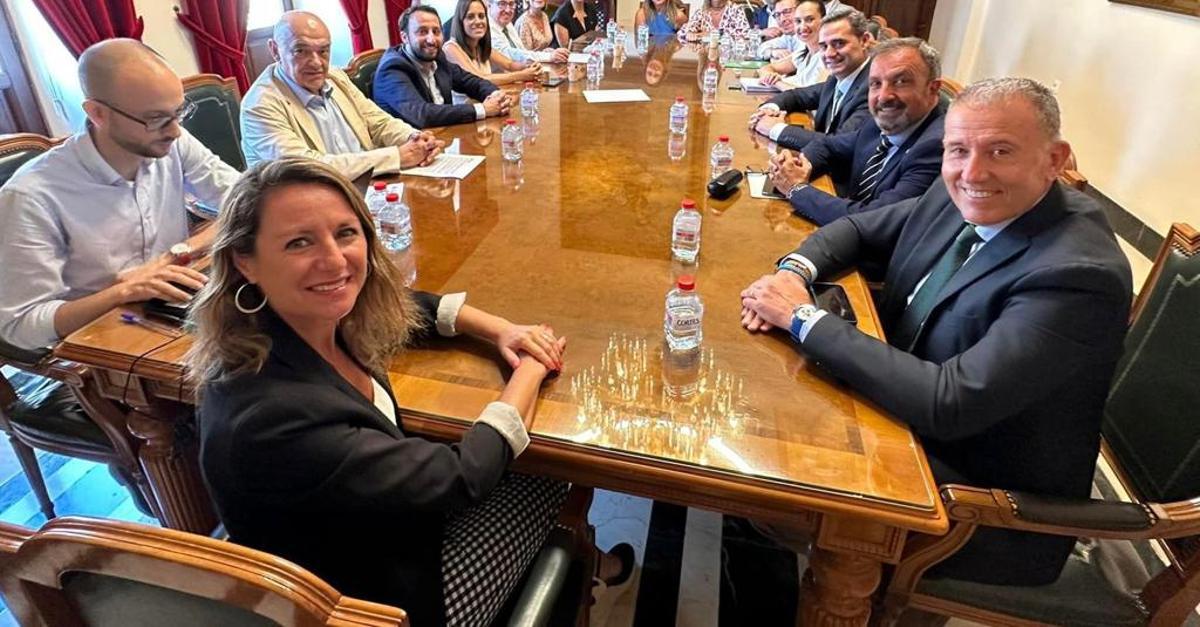 La alcaldesa de Castelló preside la junta de gobierno local extraordinaria.
