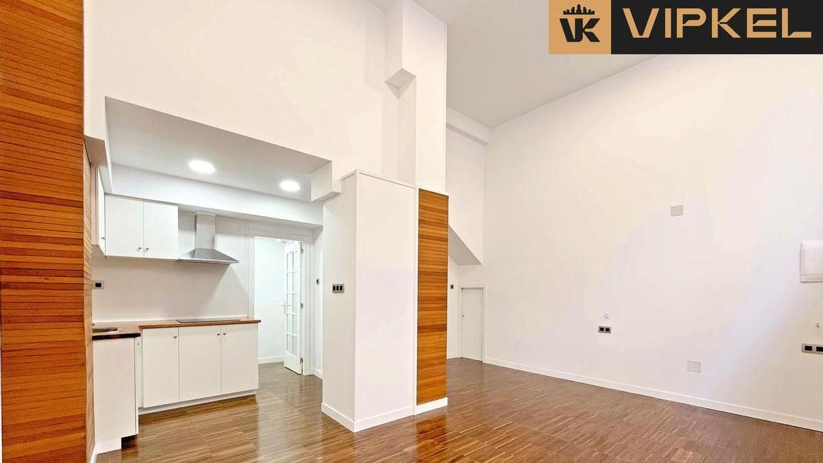 A la venta por menos de 100.000 euros un local comercial reformado como vivienda en el Agra do Orzán