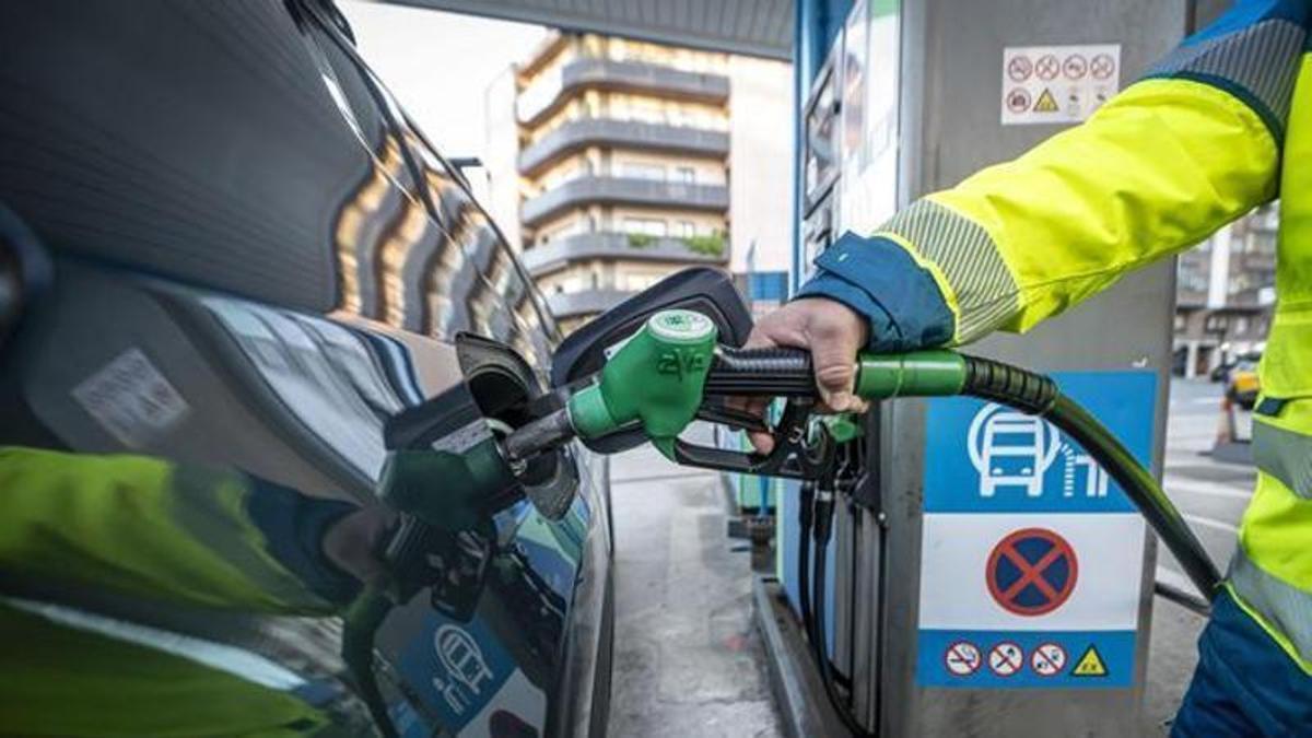 El precio del petróleo sube y las Bolsas europeas sufren fuertes caídas tras el ataque a Irán