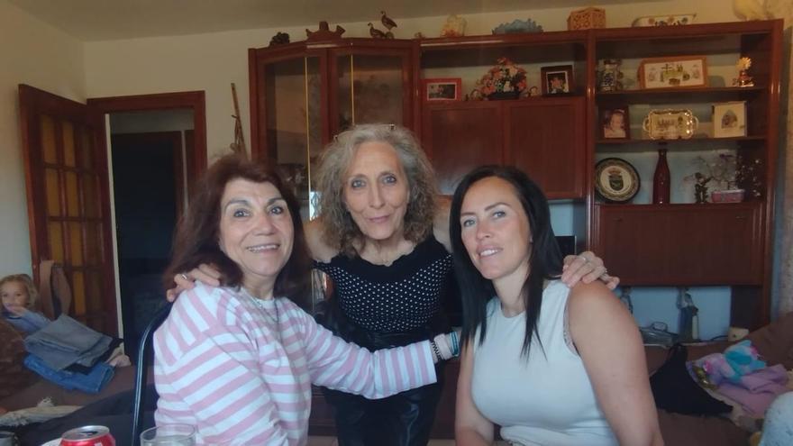 De Villar de Plasencia a Barcelona y vuelta: la historia de Julia y su vínculo irrompible con su pueblo