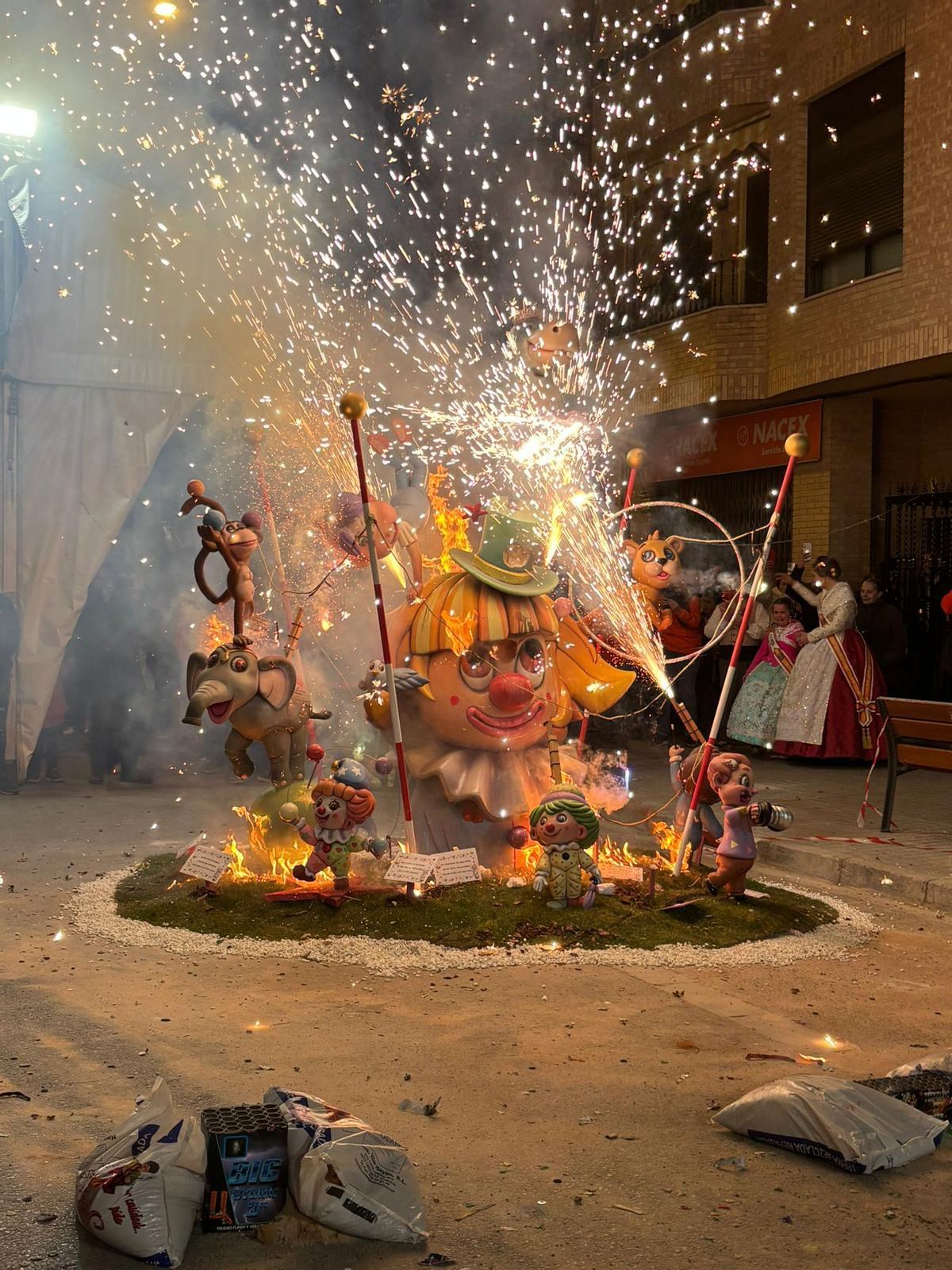 Cremà infantil del monumento de Avenida dels Furs de Llíria.