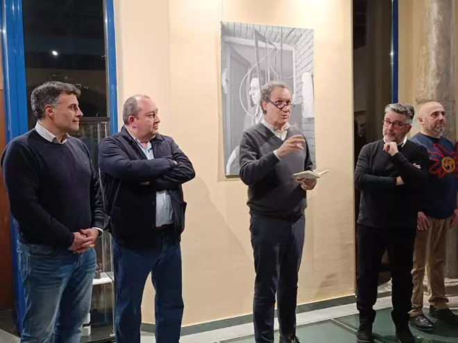 La obra del escultor Amador Rodríguez se expone en Cangas del Narcea