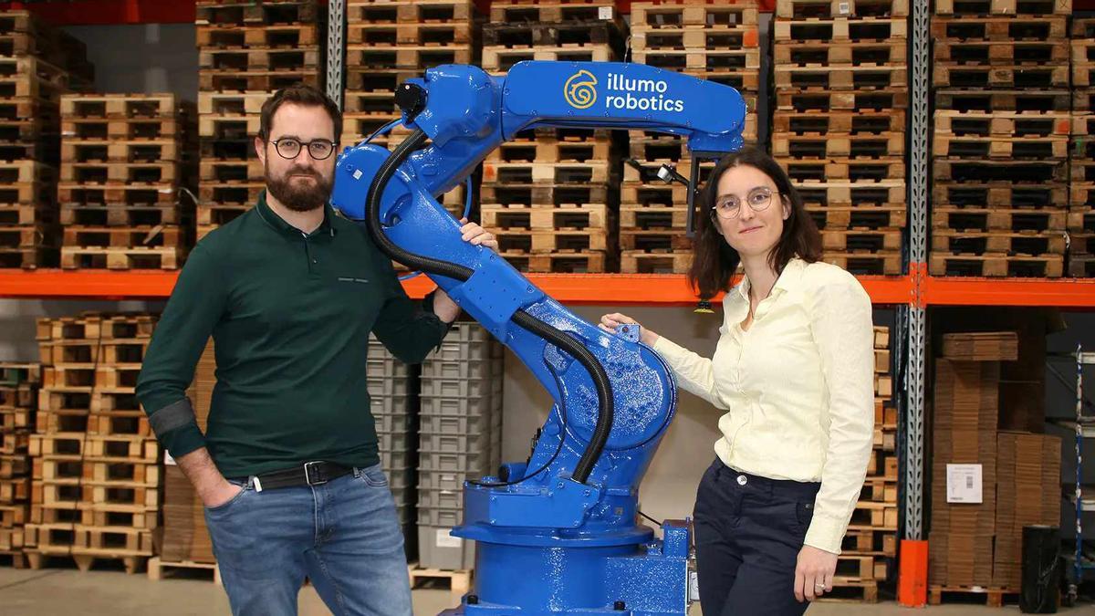 Andrea Ingles y Rémy Saintobert, fundadores de la 'startup' Illumo Robotics.