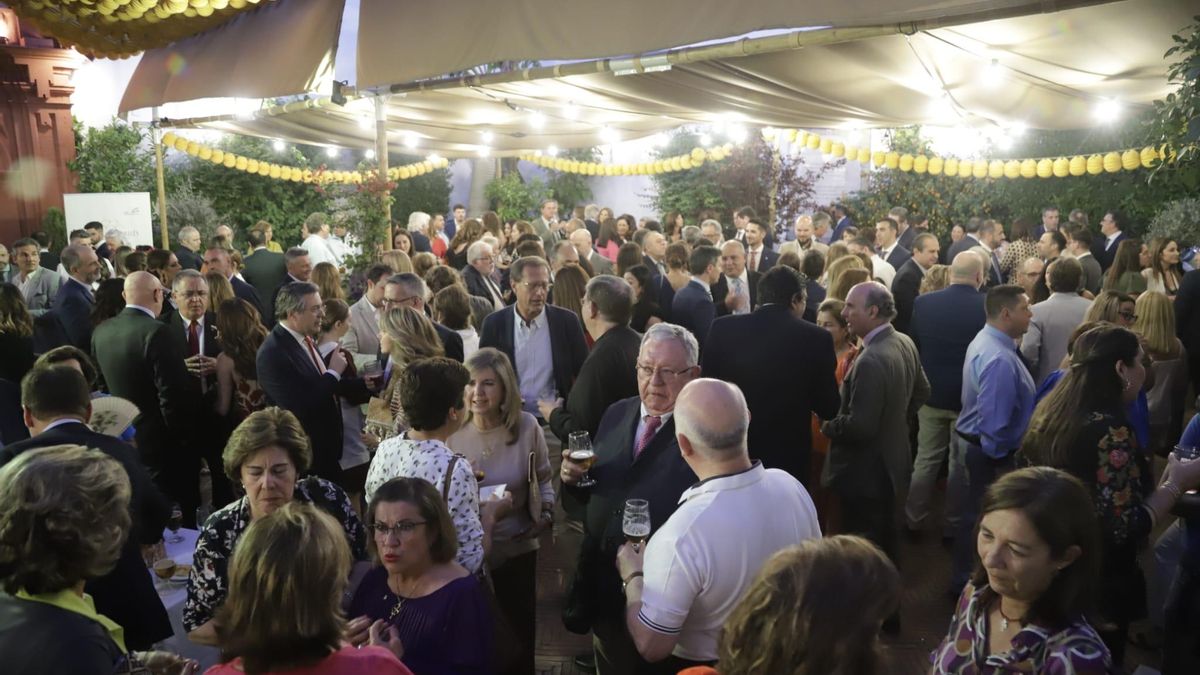 Ambiente en la cena de solidaridad, celebrada este jueves.