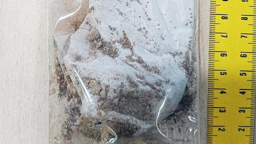 Detienen a una mujer que intentaba meter droga en la cárcel de Campos del Río