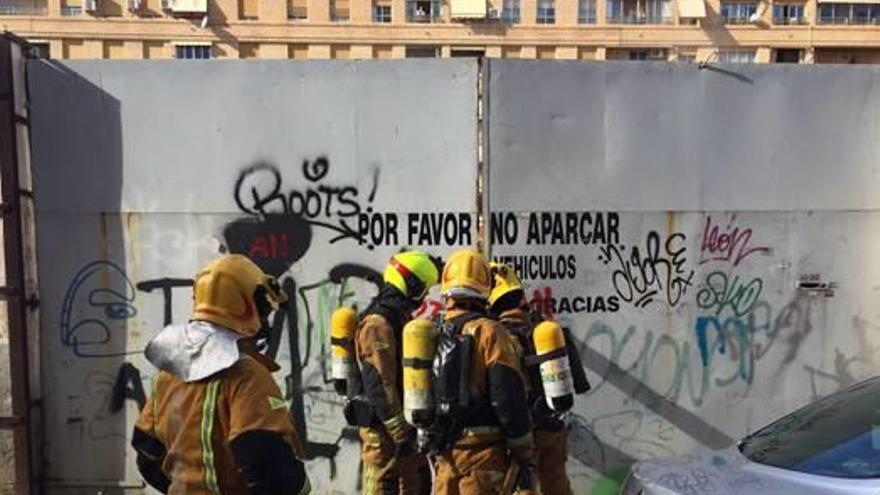 Incendio en una nave del Sector V