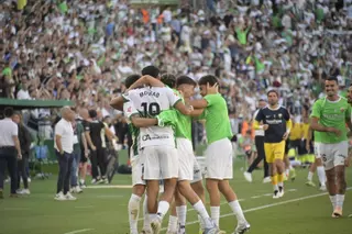 El increíble motivo por el que el Elche debe alegrarse por el descenso de Las Palmas