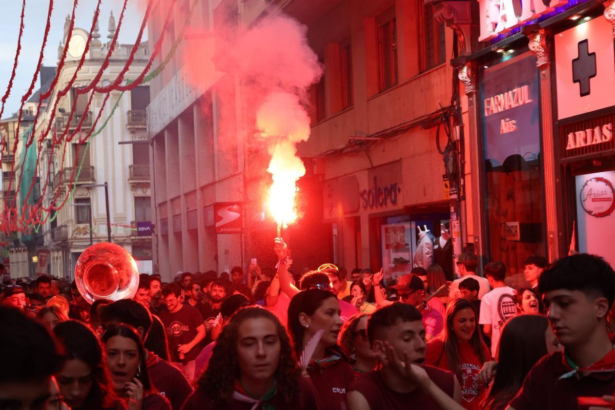 Las peñas no saben de calor y celebran a San Pedro Las peñas no saben de calor y celebran a San Pedro